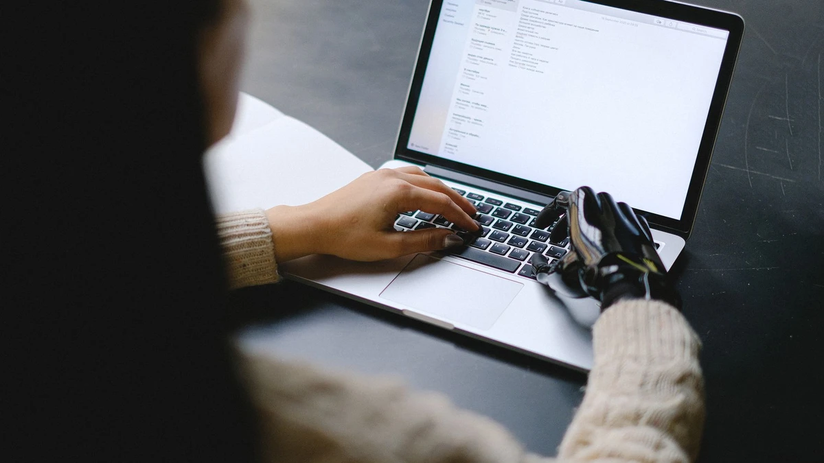 Choosing an AI Writing Assistant: Features, Data Controls, and Pricing to Compare - AI Tools - how to choose an ai writing assistant
